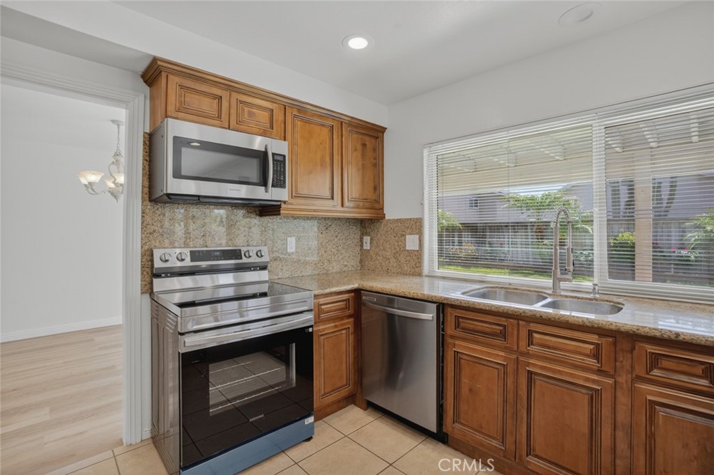 14652 Devonshire Avenue Property Photo 13