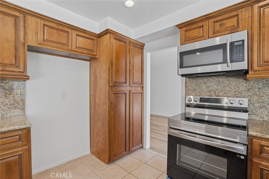 14652 Devonshire Avenue Property Photo 14