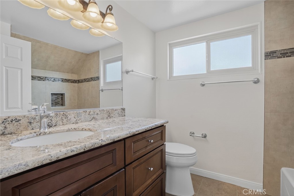 14652 Devonshire Avenue Property Photo 31