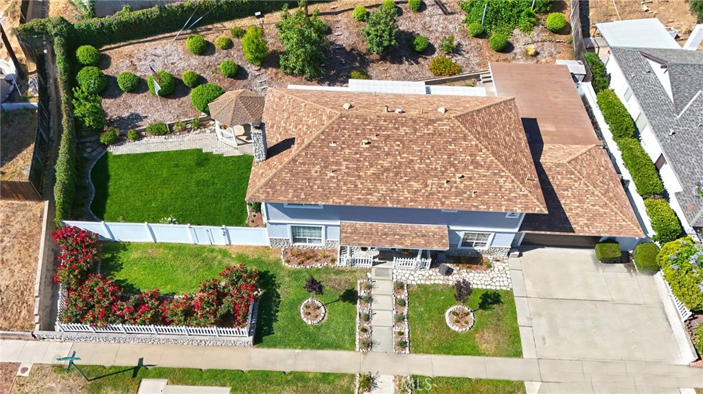 415 Buttonwood Drive Property Photo 4