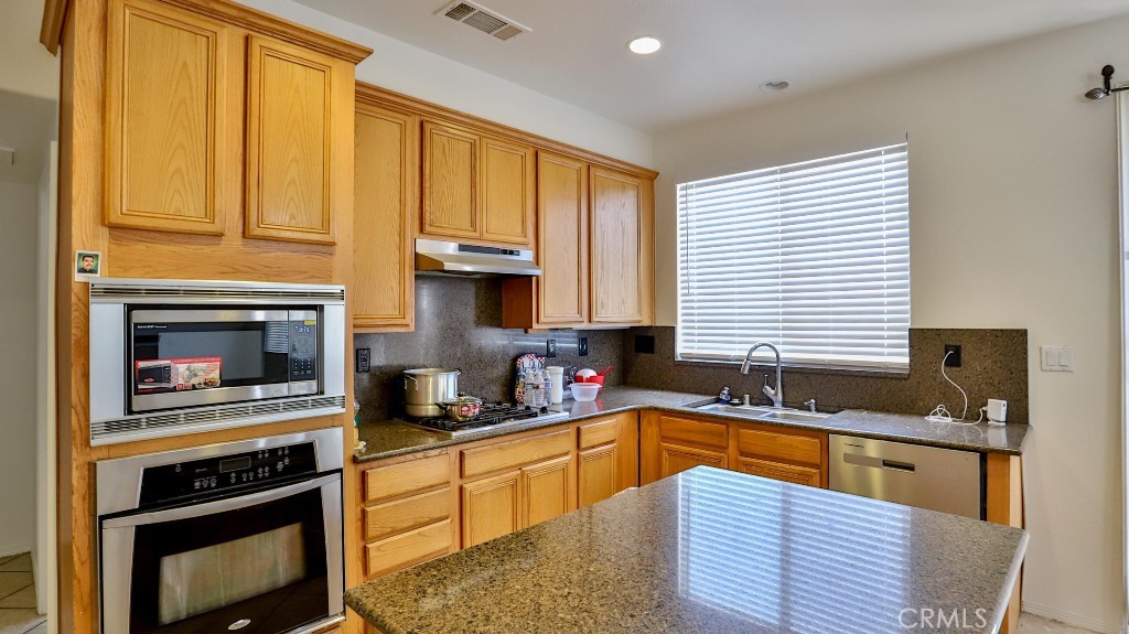 14131 Desert Rose Street Property Photo 16