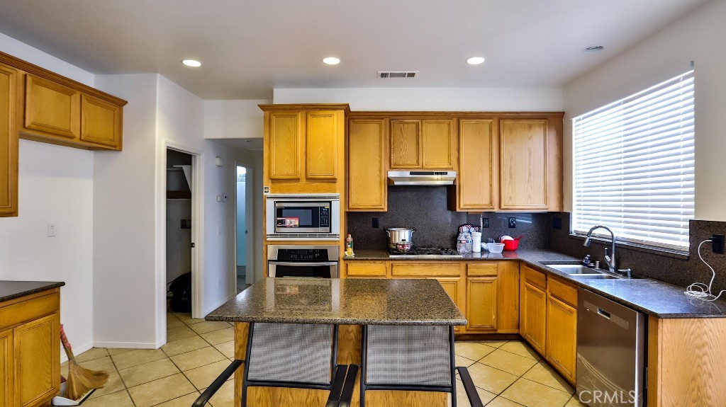 14131 Desert Rose Street Property Photo 17