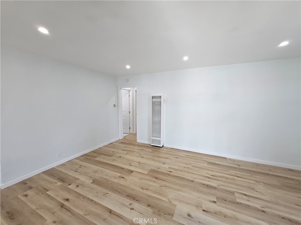 4618 E Linsley Street Property Photo 9