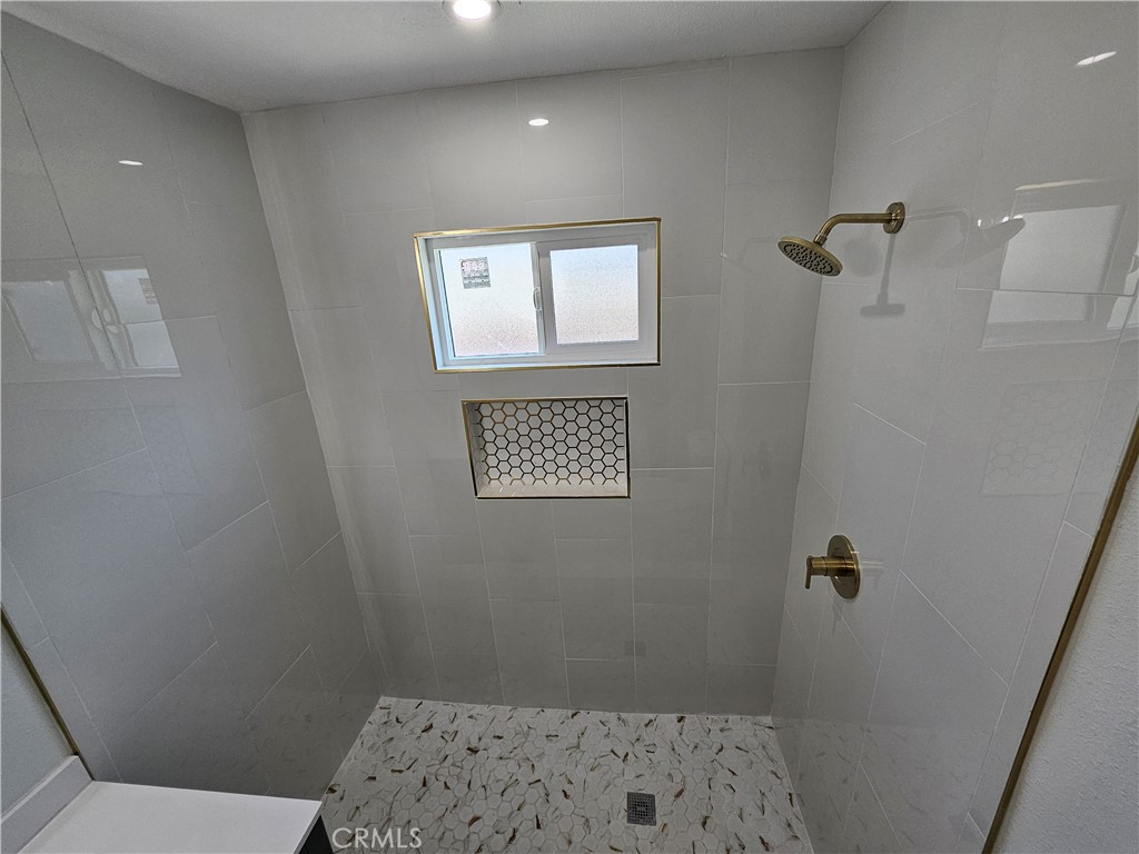 4618 E Linsley Street Property Photo 11