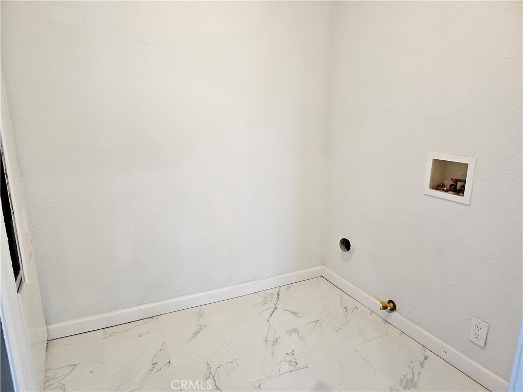 4618 E Linsley Street Property Photo 15