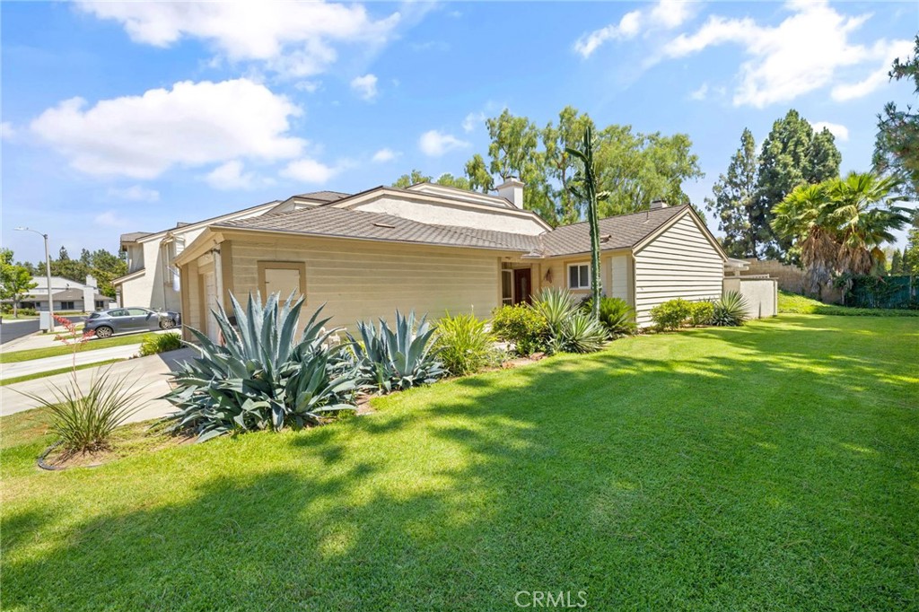1700 Truman Circle Property Photo 3