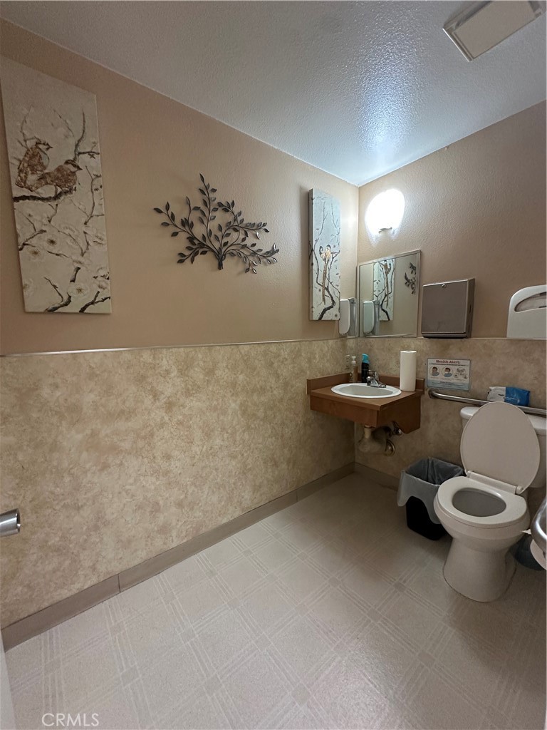 750 E Latham Avenue Property Photo 17
