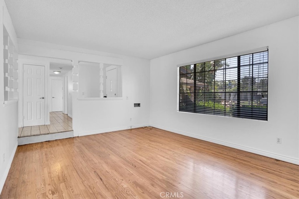 11903 Groveside Avenue Property Photo 6