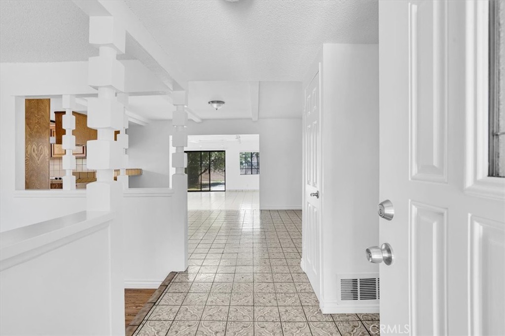 11903 Groveside Avenue Property Photo 8