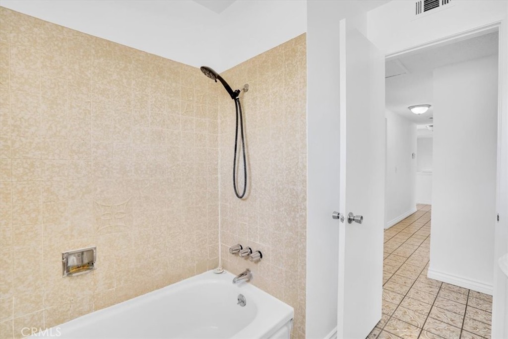 11903 Groveside Avenue Property Photo 26