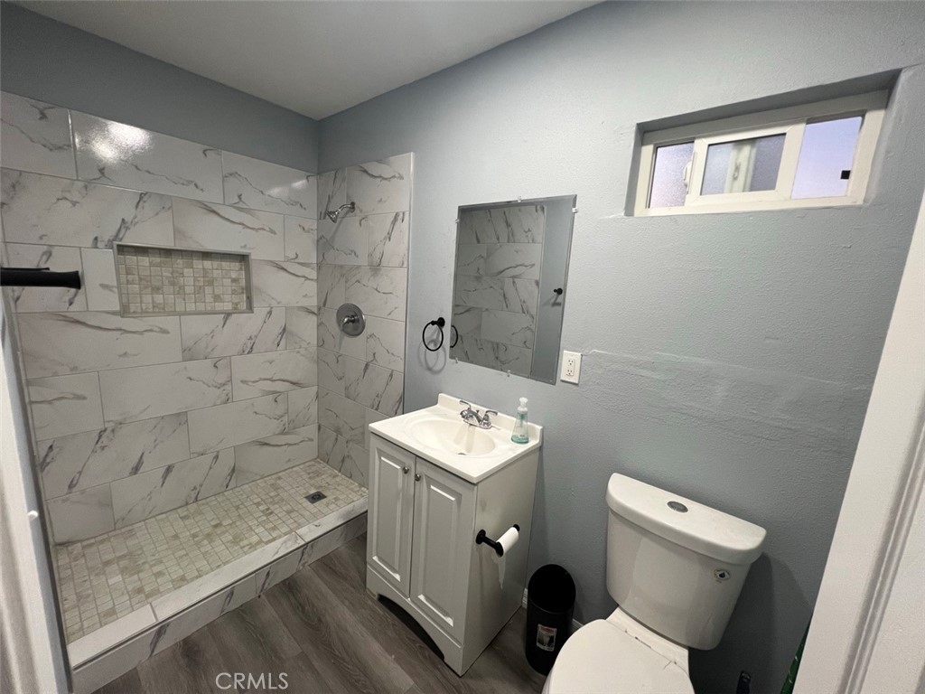 821 1/2 Lombard Drive Property Photo 4