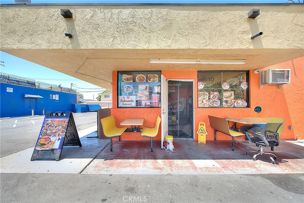 1610 S Standard Avenue Property Photo 1