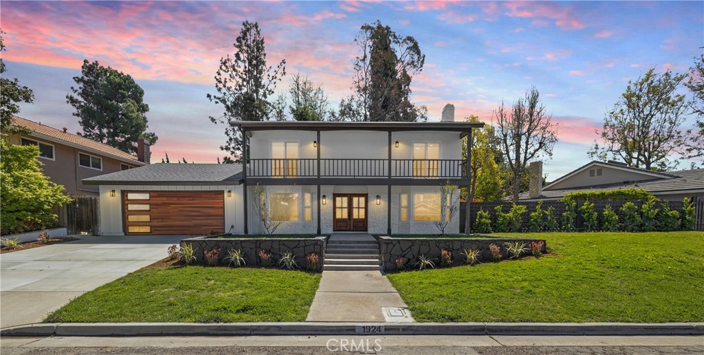 1924 Smokewood Avenue Property Photo 1