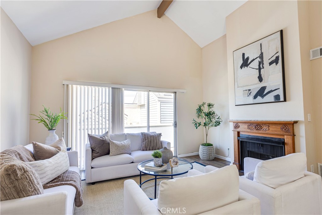 628 Daisy Avenue 417 Property Photo 1