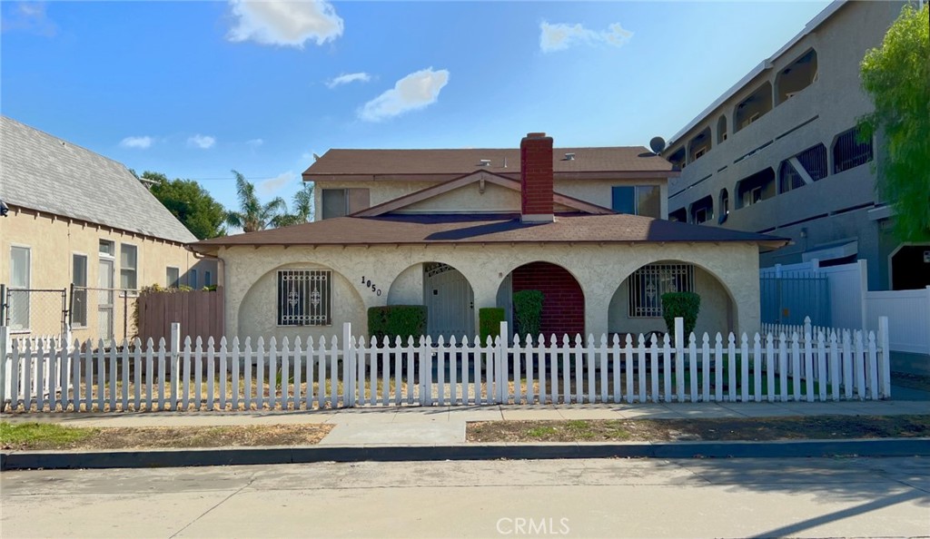 1050 Molino Ave Avenue Property Photo 1