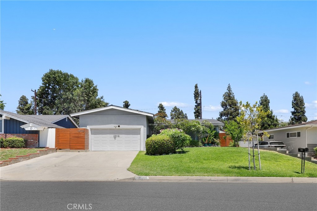 13708 El Espejo Road Property Photo 1