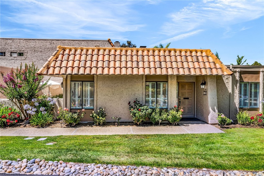 135 El Pinar Property Photo 1