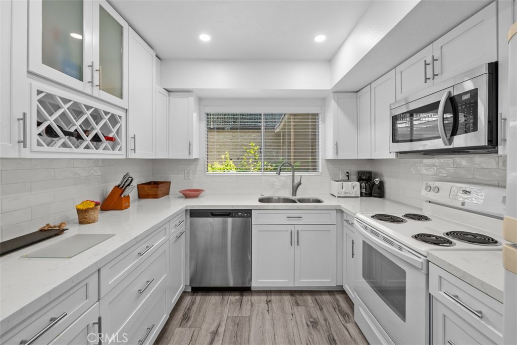 6812 Hyde Park Drive C Property Photo 1
