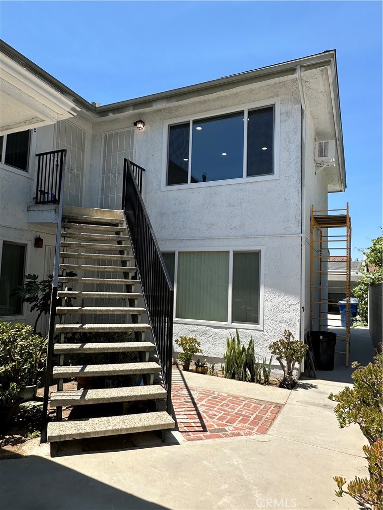 5641 Newman Street D Property Photo 1