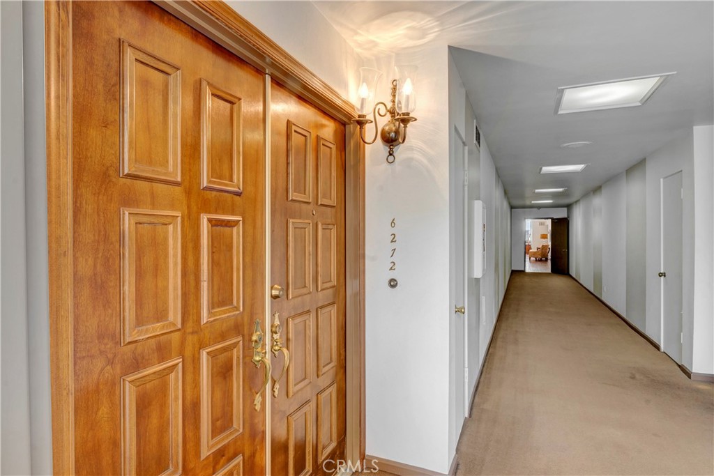 6272 Riviera Circle Property Photo 9