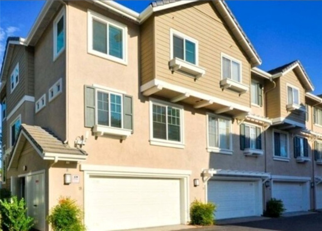 20 Coveside Court Property Photo 1