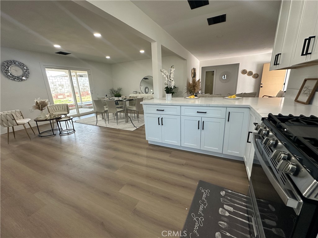 1598 W 7th Street Property Photo 4