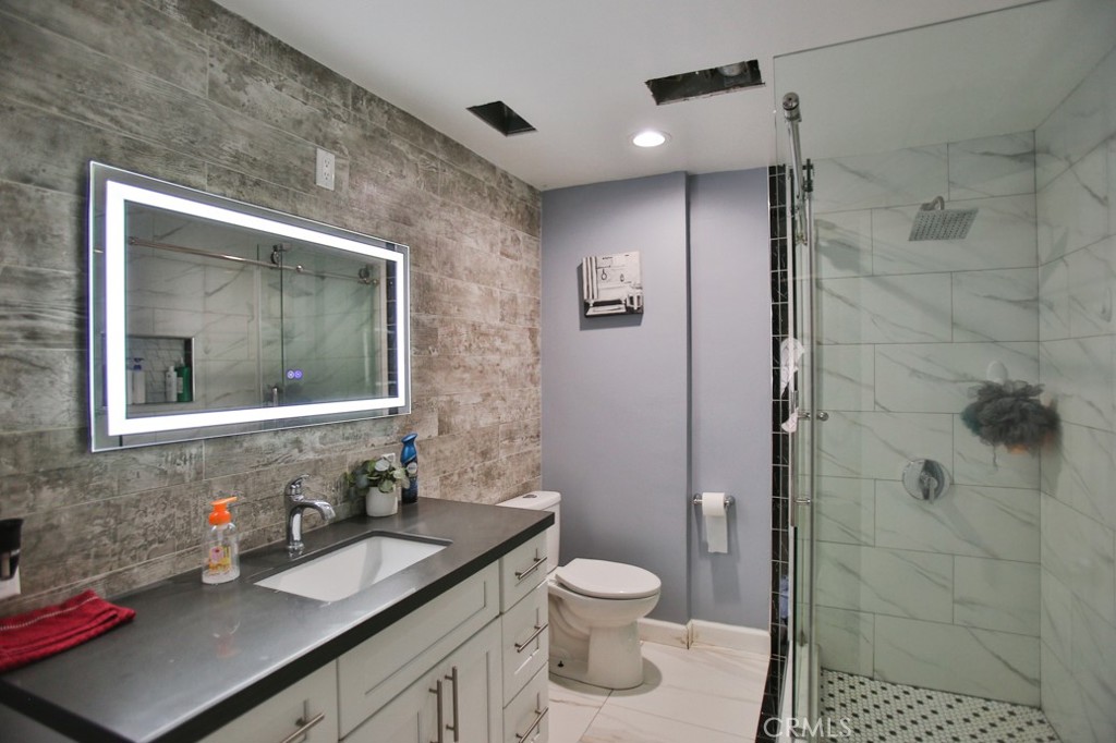 5317 Silver Drive Property Photo 1
