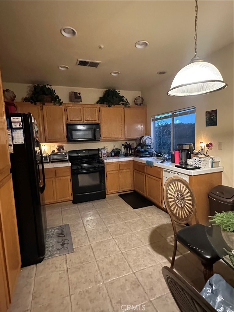 16200 Coleen Street Property Photo 6
