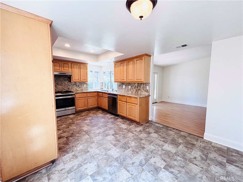 10349 Victoria Street Property Photo 16