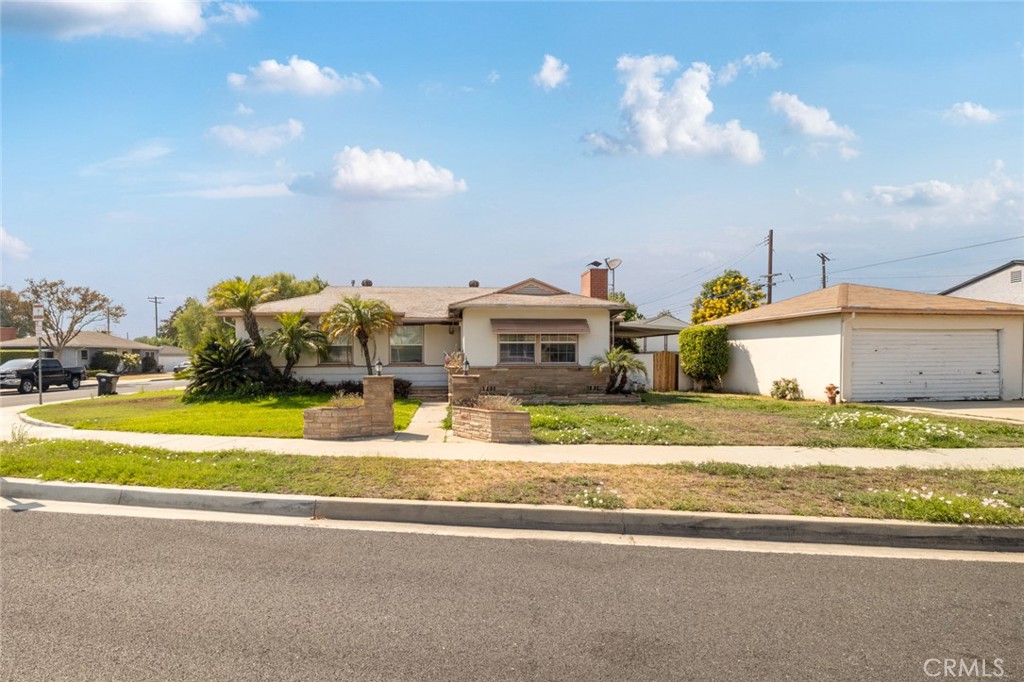 6837 Boer Avenue Property Photo 3