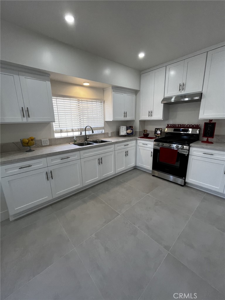 1449 -1451 W 45th Street Property Photo 1