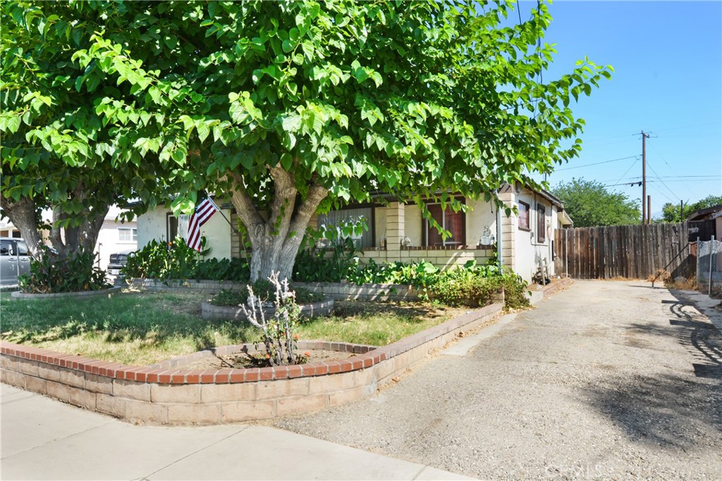456 E Wilson Street Property Photo 3
