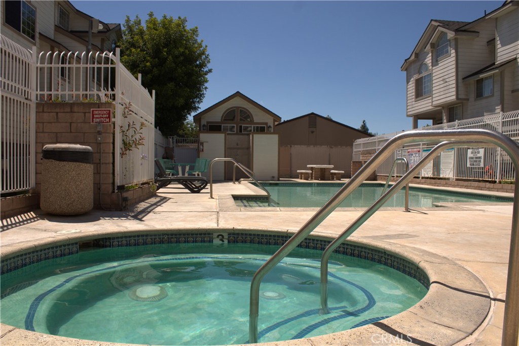 11150 Glenoaks Boulevard 305 Property Photo 1