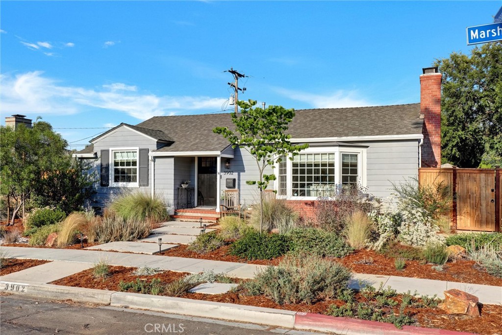 3902 North Marshall Way Property Photo 1