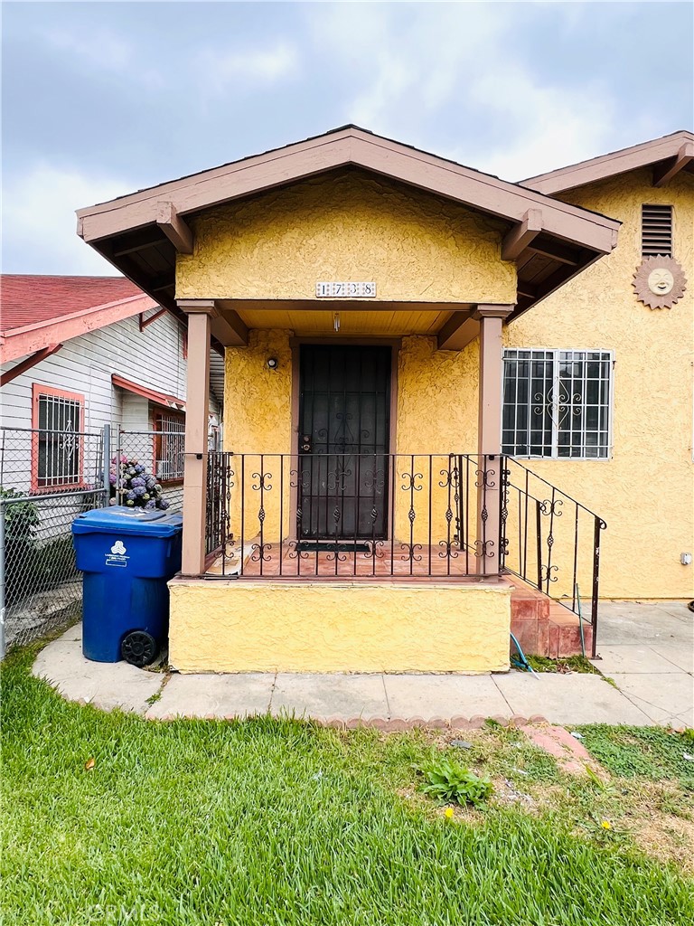 1738 W 38th Street Property Photo 1