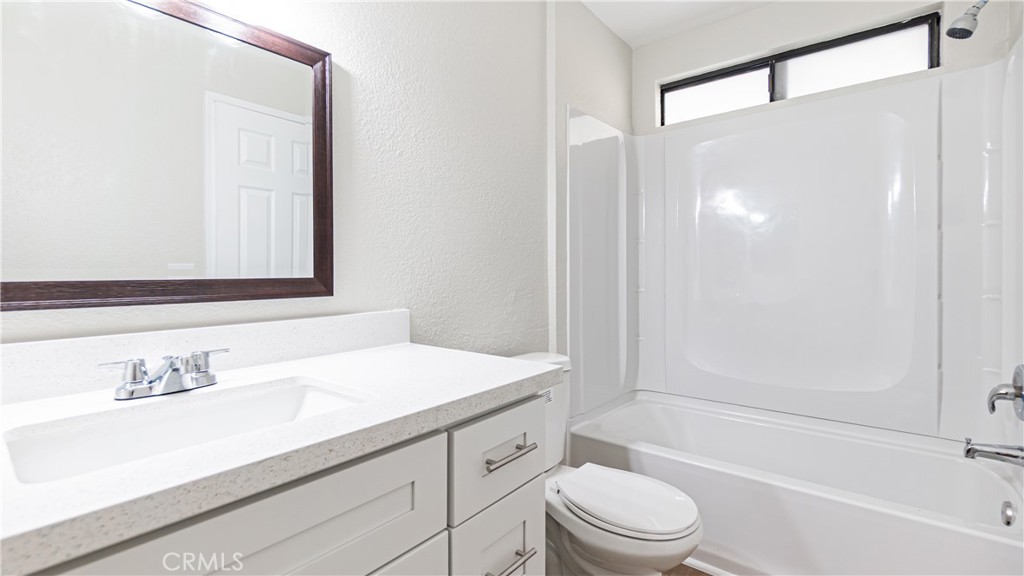 10219 Victor Avenue Property Photo 15