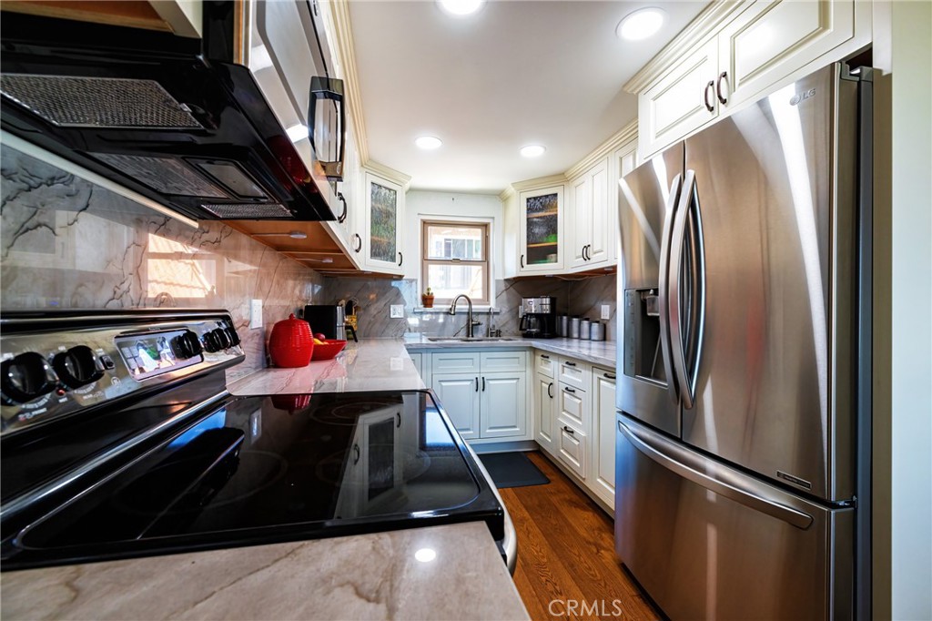 2125 Temple Avenue 2 Property Photo 1