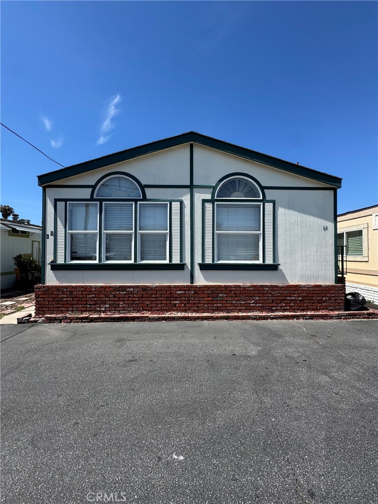 15141 Beach Boulevard 44
