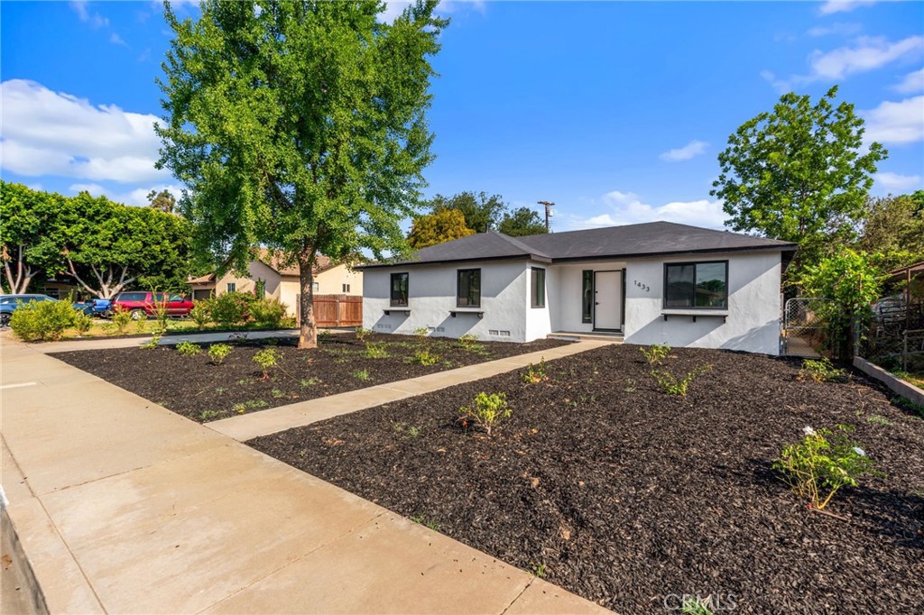1433 Ashport Street Property Photo 1