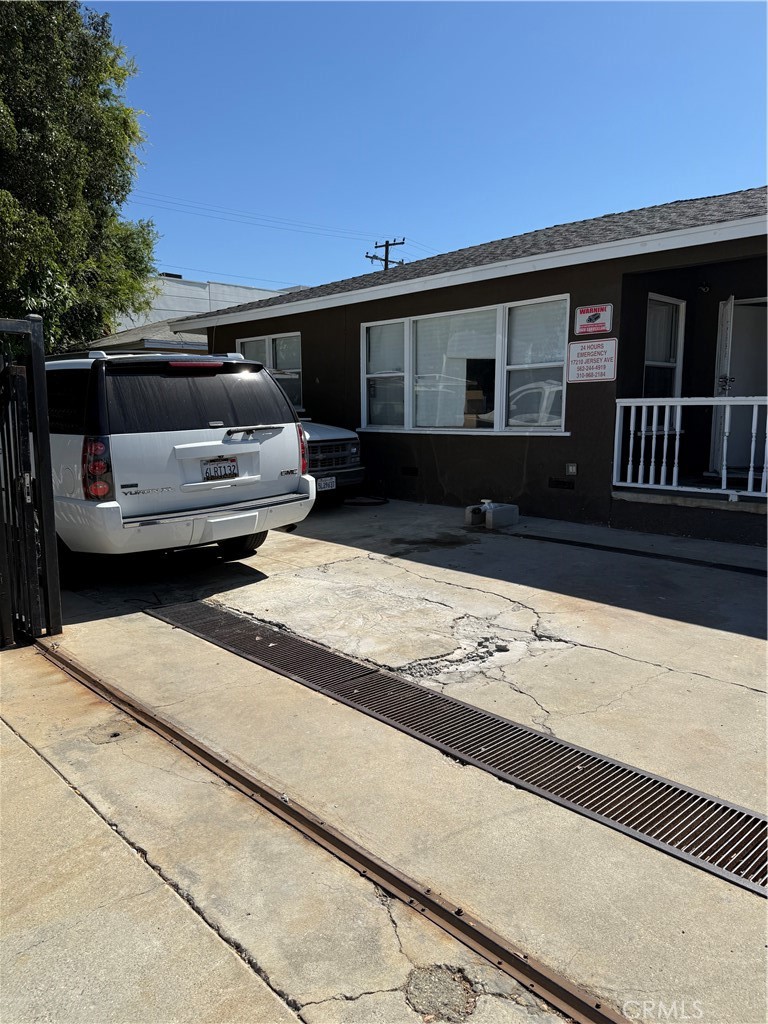 17210 Jersey Avenue Property Photo 1