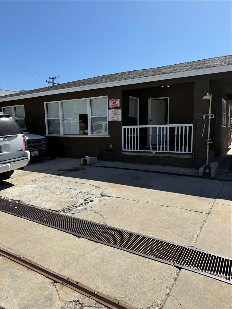17210 Jersey Avenue Property Photo 2
