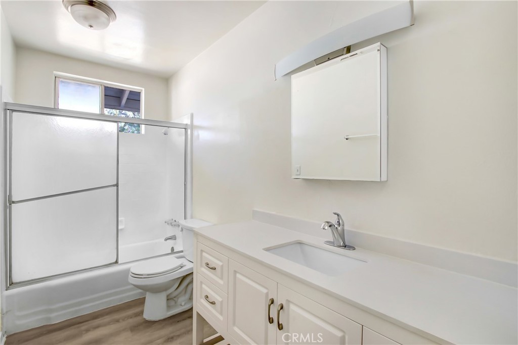 30 N Ash Street Property Photo 10