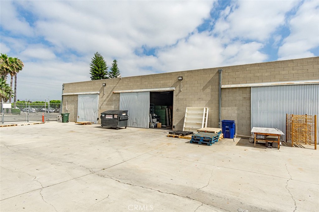 6382 Roland Property Photo 3