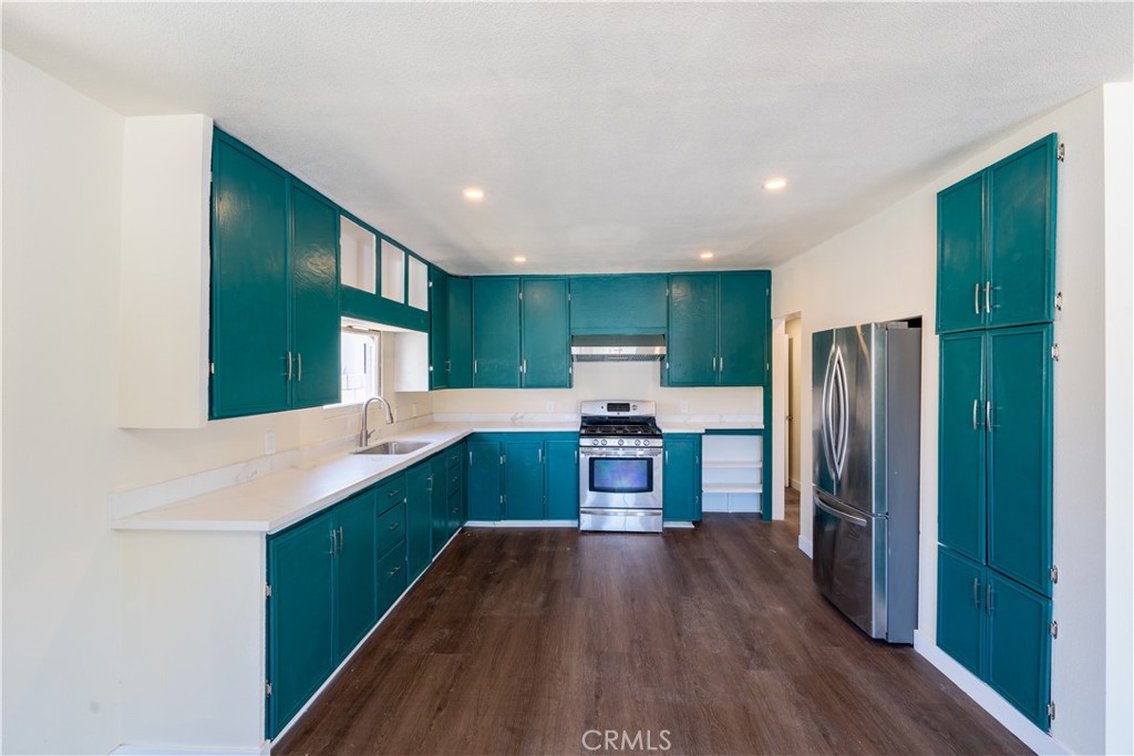 2123 La Verne Avenue Property Photo 5