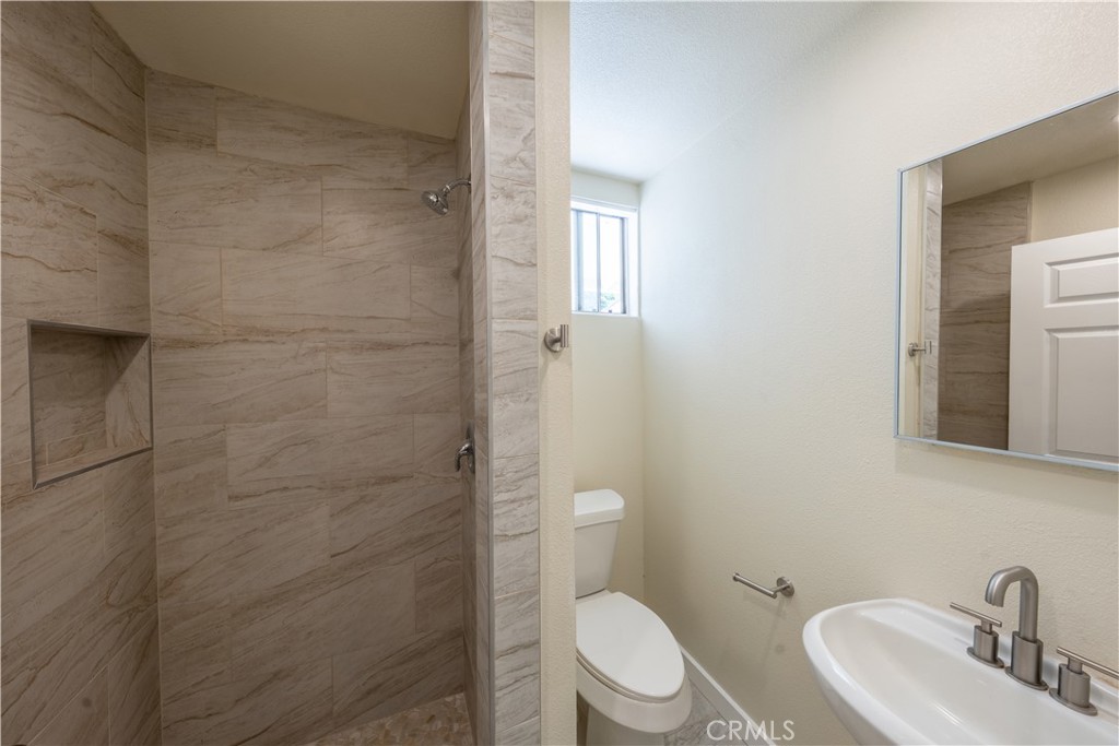 2123 La Verne Avenue Property Photo 10