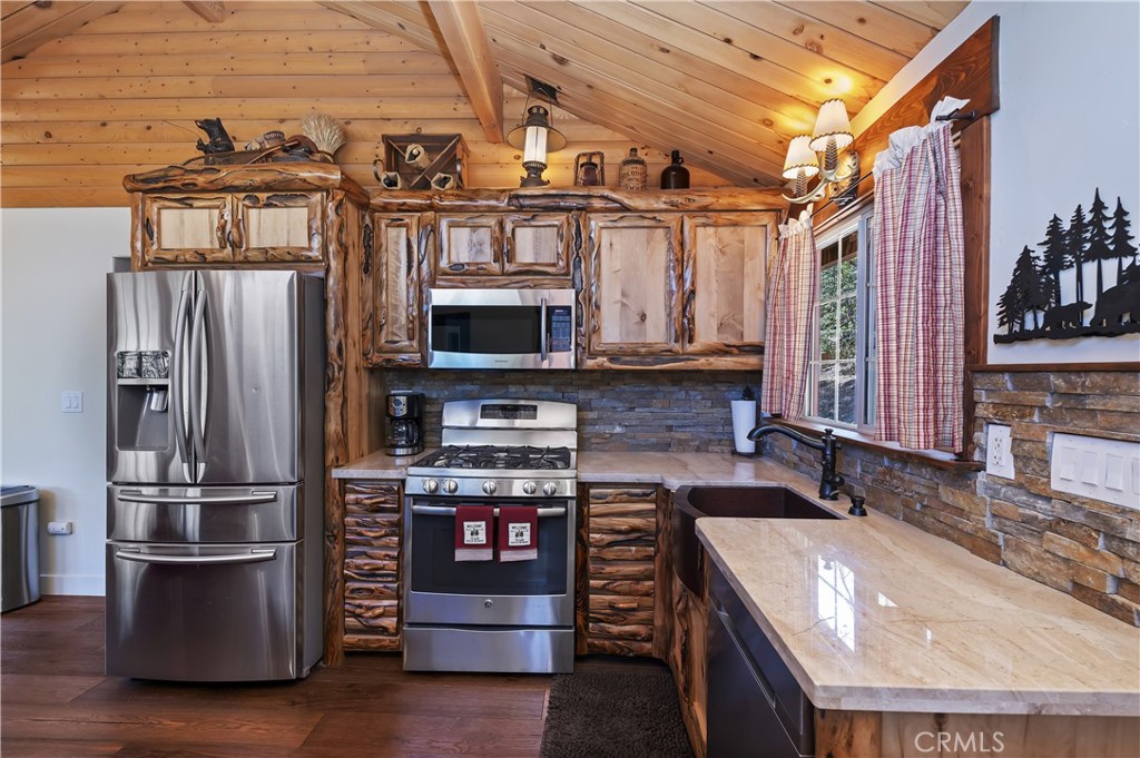 1212 S Minton Avenue Property Photo 2