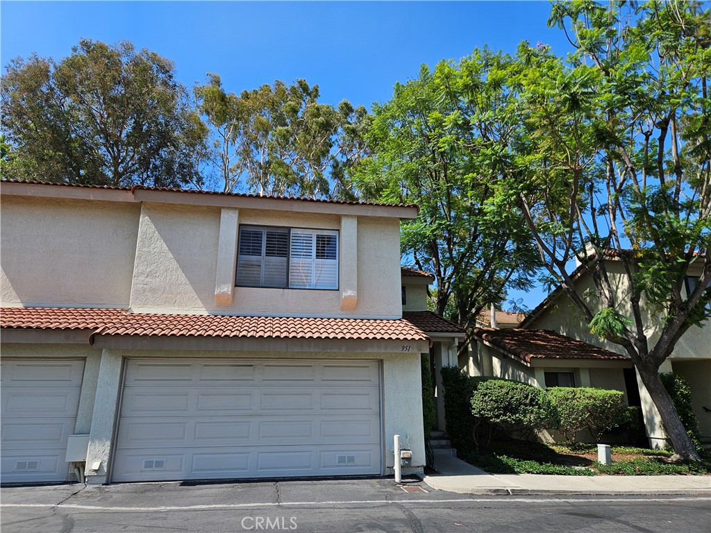 951 Creekside Drive 119 Property Photo 1