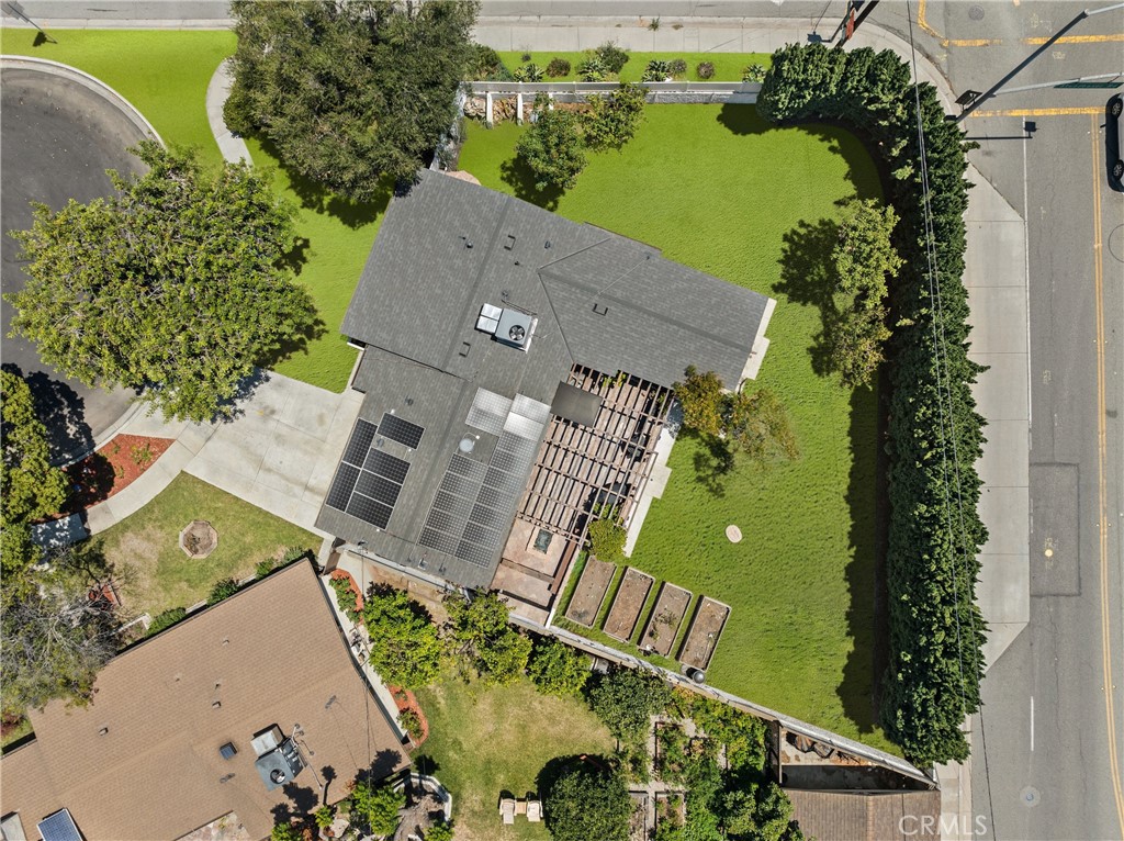 1213 N Studebaker Road Property Photo 4