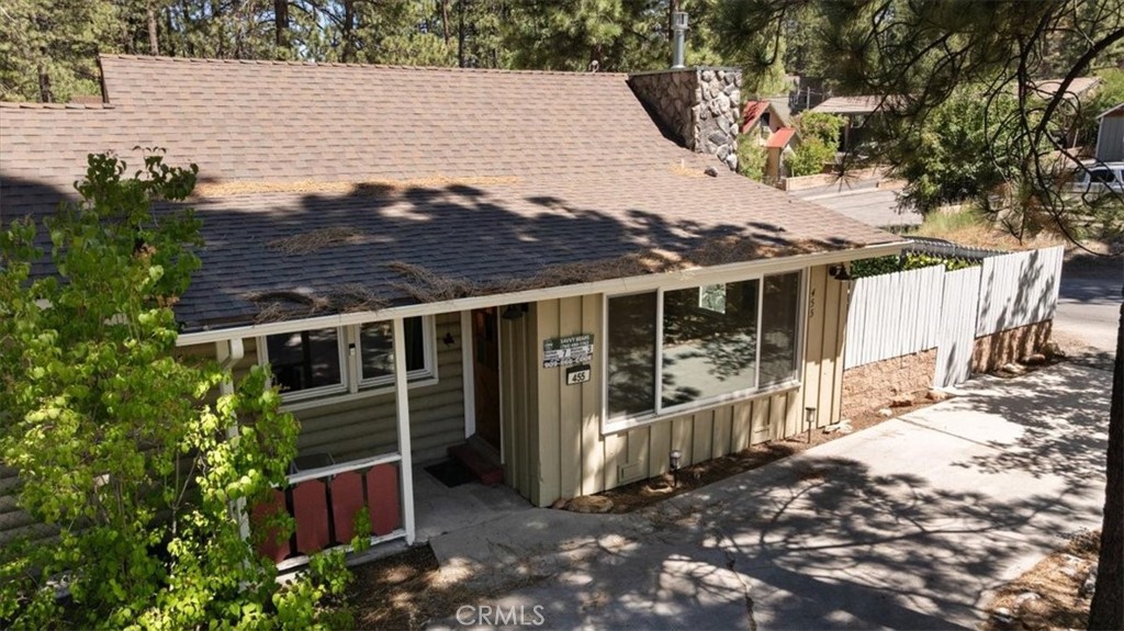455 Crane Drive Property Photo 2