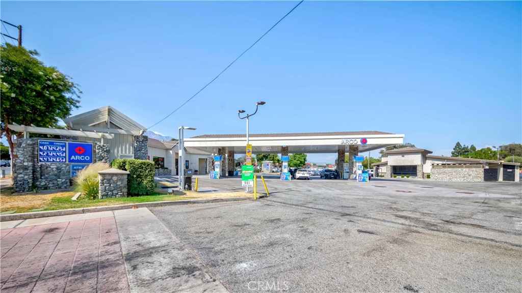 8919 Foothill Boulevard Property Photo 8